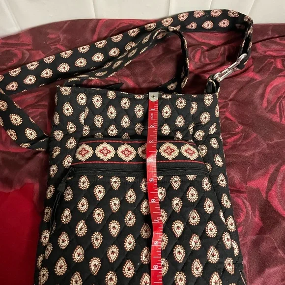 Vera Bradley med size purse - Picture 5 of 10